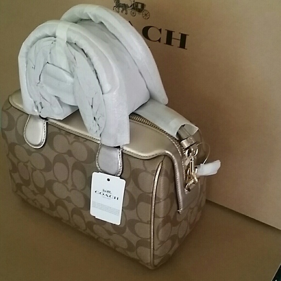  {SOLD}●COACH BENNETT CROSSBODY - Picture 4 of 8